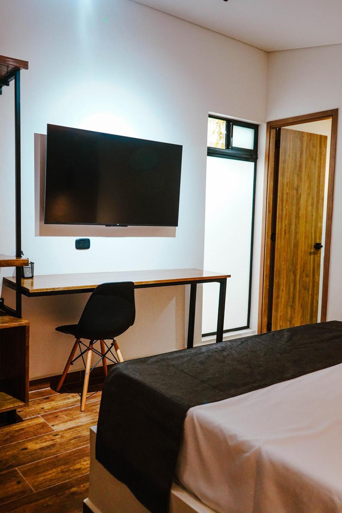 Habitación en casa particular Stadium Shelter